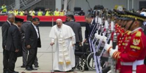 El papa Francisco llega a Papúa Nueva Guinea
