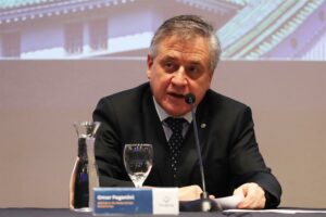 Uruguay ve como una «muy mala noticia» el exilio de Edmundo González Urrutia en España