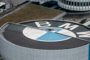 BMW cae más de un 11 % en Bolsa tras paralizar la entrega de 1,5 millones de vehículos