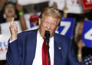 Sospechoso de intentar asesinar a Trump, acusado de cargos relacionados con armas de fuego