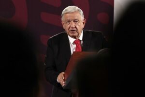 López Obrador liga la violencia del narcotráfico en Sinaloa con una «campaña» en su contra