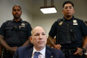 Weinstein es acusado en Nueva York de otro delito sexual, que él niega