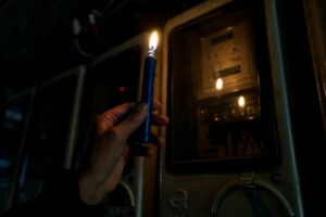 Empresarios de Ecuador estiman pérdidas de 20 millones de dólares por cada noche de apagón