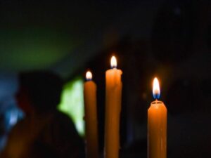 Parlamento de Ecuador rechaza «ineficiencia» del Gobierno ante apagones eléctricos