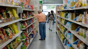 Un venezolano necesita 107,8 dólares al mes para cubrir gastos de alimentos
