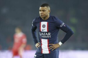 Mbappé y el PSG volverán a verse las caras el 15 de octubre en su litigio salarial