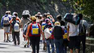 Observatorio de la Diáspora Venezolana: El 68% de los venezolanos piensa en emigrar