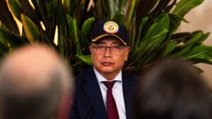 Gabinete nacional colombiano insta a defender la democracia ante golpe de Estado contra Gustavo Petro