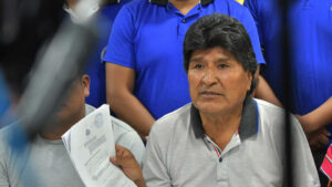 Gobierno de Bolivia acusa a Evo Morales de disparar contra policías