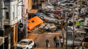 Pedro Sánchez ante las mortíferas inundaciones en España: «La DANA no ha terminado»