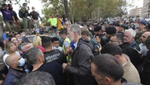 Familia real española es abucheada por los residentes de las zonas afectadas por la DANA 