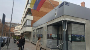 Consulado de Venezuela en España atiende a connacionales afectados por las inundaciones en Valencia