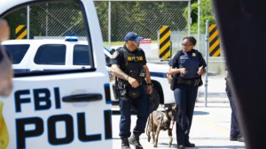 FBI detiene a un hombre que amenazó con un tiroteo masivo si Trump gana elecciones