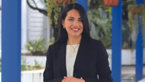 Presidente de Ecuador nombra nueva vicepresidenta encargada