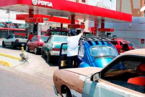 Venezuela podría producir hasta 120.000 barriles diarios de gasolina
