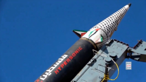 Los hutíes de Yemen atacan con un misil hipersónico una instalación israelí