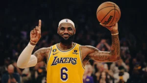 LeBron llega a los 41.100 puntos e impone una nueva marca en la NBA
