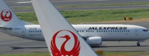 Japan Airlines cancela y retrasa decenas de vuelos debido a un ciberataque a gran escala
