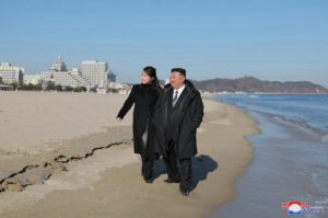 Kim Jong-un insta a desarrollar los destinos turísticos del país 