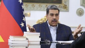 Maduro: «Avanzaremos hacia una reforma constitucional que democratice todo el Estado»
