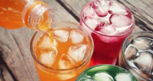 El consumo de bebidas azucaradas podría aumentar el riesgo de muerte, según estudio