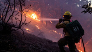 México enviará un equipo de apoyo para combatir los incendios en Los Ángeles