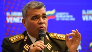 Padrino López a quienes piden invasión para Venezuela: No se equivoquen