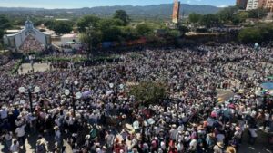 Miles de feligreses desbordan las calles de Barquisimeto para acompañar a la Divina Pastora en su visita 167 #14Ene