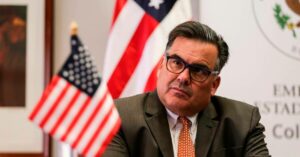 EEUU removió de su cargo al embajador encargado en Colombia, Francisco Palmieri