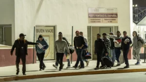 Gobierno de México instala 10 centros de atención para recibir a deportados