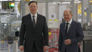 «Muy enfadado»: Scholz tacha de «repugnante» el apoyo de Musk a la ultraderecha