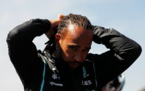 Hamilton sale ileso tras sufrir accidente durante un test de prueba con Ferrari