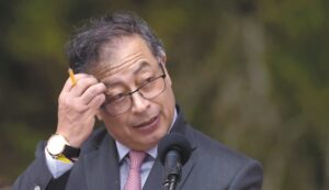 Renuncias en el gabinete de Gustavo Petro ahondan crisis en el gobierno