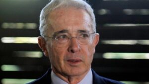 Suspenden juicio contra Álvaro Uribe Vélez: Decretan medidas cautelares en el proceso