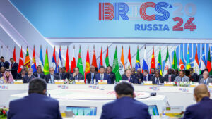 «Está muerto»: Trump amenaza de nuevo a los BRICS si «juegan con el dólar»