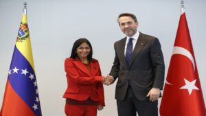 Vicepresidenta Rodríguez se reunió con el ministro de Energía y Recursos Naturales de Türkiye
