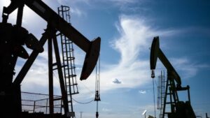 OPEP+ informó sobre aumento gradual del bombeo a partir de abril