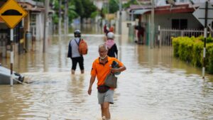 Evacúan a cientos de personas en sur de Malasia por inundaciones