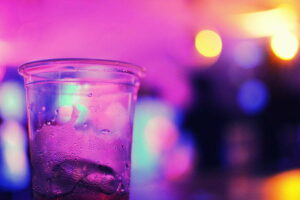 ‘Purple drank’: La peligrosa droga que se populariza entre los jóvenes y causa alarma en Europa