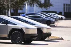 Tesla en crisis: Desplome en bolsa y retiro de 46.000 Cybertrucks