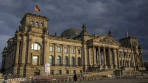 Berlín libera 3.000 millones de euros más para Kiev