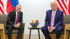 «Totalmente personal»: El Kremlin comenta el regalo que Putin hizo llegar a Trump
