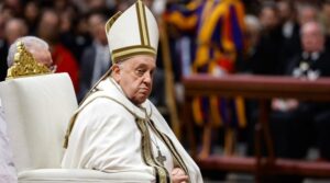 Papa Francisco continúa en rehabilitación con actividades limitadas