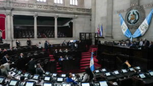 Cancelan aumento de sueldo a diputados en Guatemala tras ola de críticas