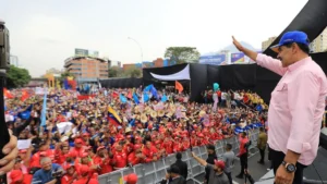 Maduro: A los extremistas y fascistas los derrotaremos por donde se metan