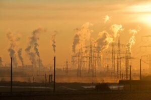 Contaminación atmosférica aumenta riesgo de cáncer de tiroides en niños y adolescentes