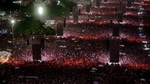 Terroristas querían detonar una bomba en un concierto de Lady Gaga al que asistieron 2 millones
