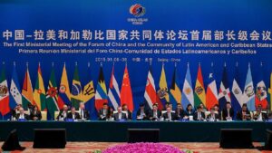 Pekín propone a la Celac coordinarse mejor frente al «egoísmo hegemónico» de EE.U.U
