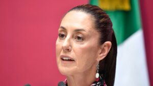 Sheinbaum no descarta movilizaciones pacíficas contra gravamen a remesas en EE.UU.