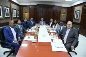 Comerciantes dominicanos exigen «reglas claras» ante competencia desleal de negocios chinos